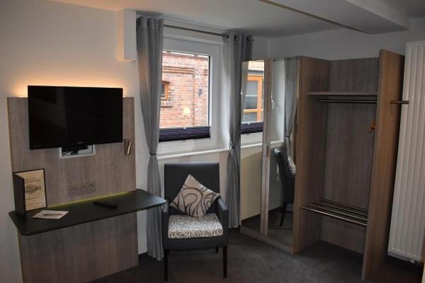 Hotel Neue Stuben Вольфсбург Экстерьер фото