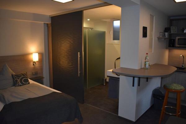 Hotel Neue Stuben Вольфсбург Экстерьер фото